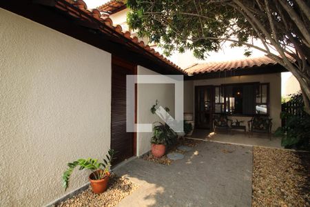 Casa de condomínio à venda com 262m², 3 quartos e 1 vagaÁrea Externa Frente