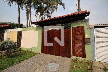 Casa de condomínio à venda com 262m², 3 quartos e 1 vagaFachada Frente