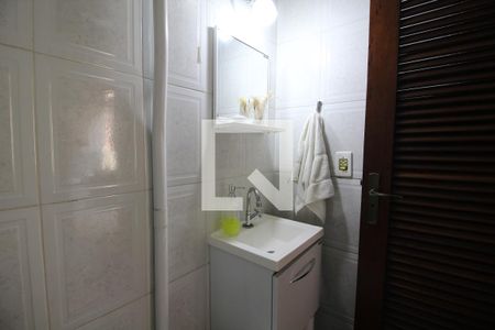 Casa de condomínio à venda com 262m², 3 quartos e 1 vagaBanheiro de Serviço