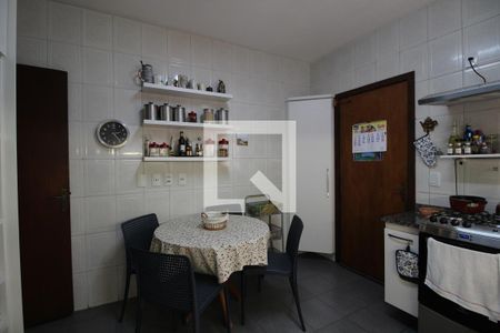 Casa de condomínio à venda com 262m², 3 quartos e 1 vagaCozinha