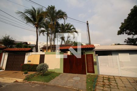 Casa de condomínio à venda com 262m², 3 quartos e 1 vagaFachada Frente