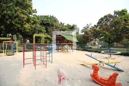 Casa de condomínio à venda com 262m², 3 quartos e 1 vagaÁrea Comum - Playground