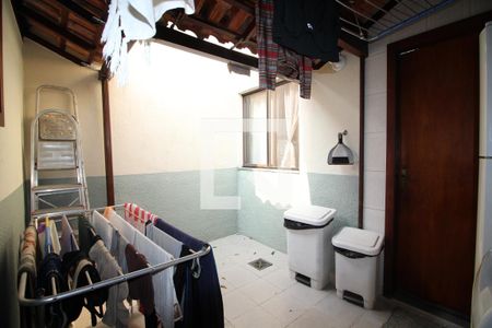 Casa de condomínio à venda com 262m², 3 quartos e 1 vagaÁrea de Serviço