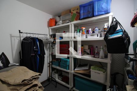 Casa de condomínio à venda com 262m², 3 quartos e 1 vagaQuarto de Serviço