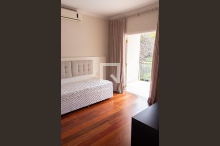 Casa de condomínio à venda com 384m², 4 quartos e 4 vagas Casa de condomínio à venda com 384m², 4 quartos e 4 vagasQUARTO 3