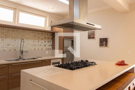 Casa de condomínio à venda com 384m², 4 quartos e 4 vagas Casa de condomínio à venda com 384m², 4 quartos e 4 vagasCOZINHA