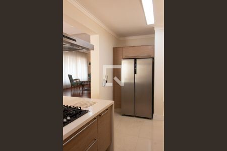 Casa de condomínio à venda com 384m², 4 quartos e 4 vagas Casa de condomínio à venda com 384m², 4 quartos e 4 vagasCOZINHA