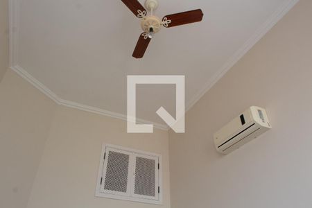 Casa de condomínio à venda com 384m², 4 quartos e 4 vagas Casa de condomínio à venda com 384m², 4 quartos e 4 vagasESCRITÓRIO