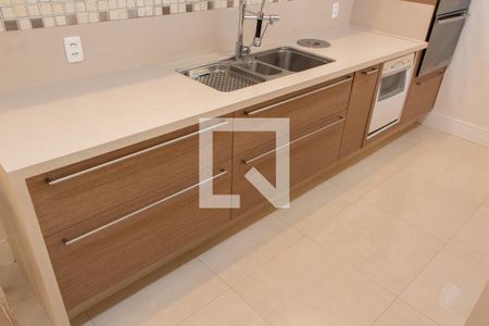 Casa de condomínio à venda com 384m², 4 quartos e 4 vagas Casa de condomínio à venda com 384m², 4 quartos e 4 vagasCOZINHA