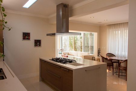Casa de condomínio à venda com 384m², 4 quartos e 4 vagas Casa de condomínio à venda com 384m², 4 quartos e 4 vagasCOZINHA