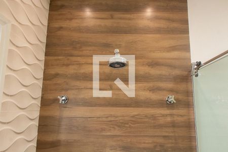 Casa de condomínio à venda com 384m², 4 quartos e 4 vagas Casa de condomínio à venda com 384m², 4 quartos e 4 vagasBANHEIRO DA SUITE 2