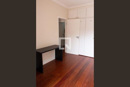 Casa de condomínio à venda com 384m², 4 quartos e 4 vagas Casa de condomínio à venda com 384m², 4 quartos e 4 vagasQUARTO 3