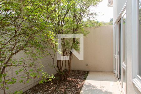 Casa de condomínio à venda com 384m², 4 quartos e 4 vagas Casa de condomínio à venda com 384m², 4 quartos e 4 vagasÁREA DE LUZ