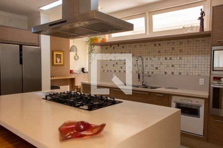 Casa de condomínio à venda com 384m², 4 quartos e 4 vagas Casa de condomínio à venda com 384m², 4 quartos e 4 vagasCOZINHA