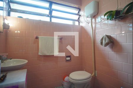Casa à venda com 268m², 5 quartos e 3 vagas Casa à venda com 268m², 5 quartos e 3 vagasBanheiro 1
