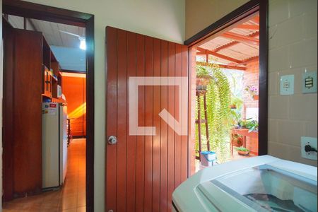 Casa à venda com 268m², 5 quartos e 3 vagas Casa à venda com 268m², 5 quartos e 3 vagasÁrea de Serviço