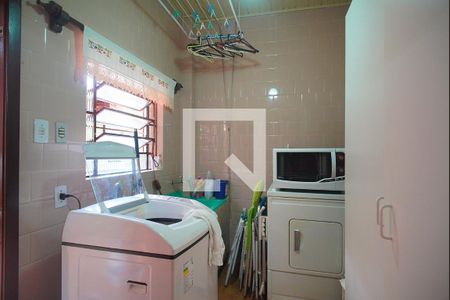 Casa à venda com 268m², 5 quartos e 3 vagas Casa à venda com 268m², 5 quartos e 3 vagasÁrea de Serviço