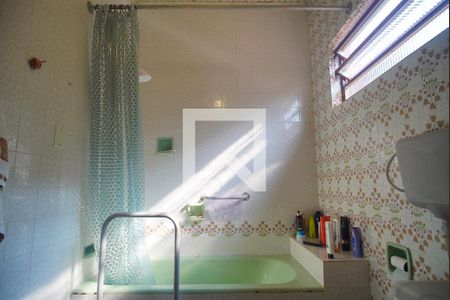 Casa à venda com 268m², 5 quartos e 3 vagas Casa à venda com 268m², 5 quartos e 3 vagasBanheiro da Suíte