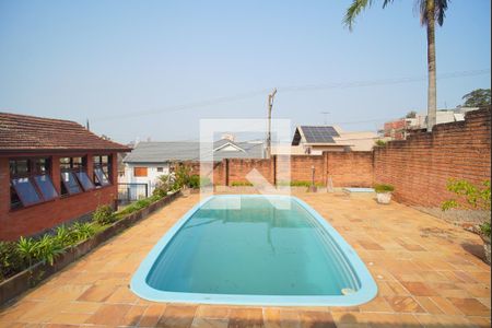 Casa à venda com 268m², 5 quartos e 3 vagas Casa à venda com 268m², 5 quartos e 3 vagasPiscina