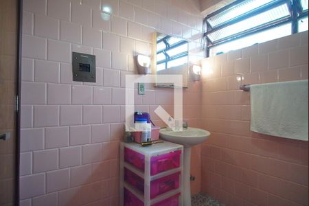 Casa à venda com 268m², 5 quartos e 3 vagas Casa à venda com 268m², 5 quartos e 3 vagasBanheiro 1