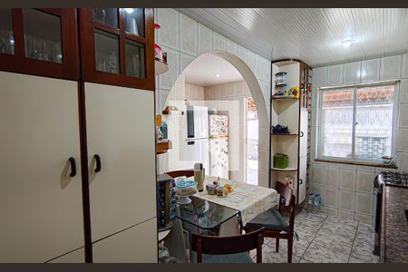 Casa de condomínio à venda com 256m², 4 quartos e 2 vagascozinha