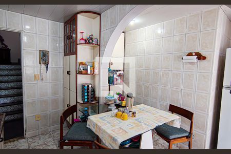 Casa de condomínio à venda com 256m², 4 quartos e 2 vagascozinha