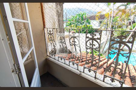 Casa de condomínio à venda com 256m², 4 quartos e 2 vagasquarto 1 - varanda