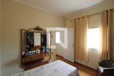 Casa à venda com 250m², 5 quartos e 2 vagasQuarto 3 - Suíte