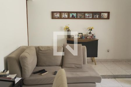 Casa à venda com 360m², 3 quartos e 8 vagasSala - casa 2