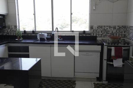 Casa à venda com 360m², 3 quartos e 8 vagasCozinha - casa 1