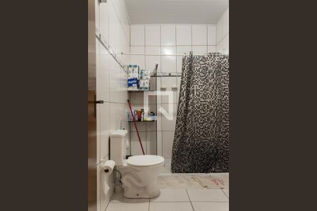 Casa à venda com 197m², 2 quartos e 2 vagas Casa à venda com 197m², 2 quartos e 2 vagasBanheiro