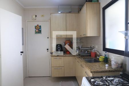 Apartamento à venda com 99m², 3 quartos e 2 vagasCozinha