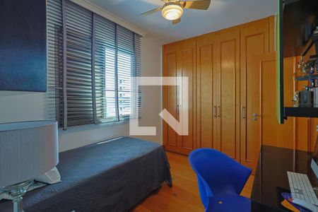 Apartamento à venda com 163m², 4 quartos e 3 vagas Apartamento à venda com 163m², 4 quartos e 3 vagasSuíte 2