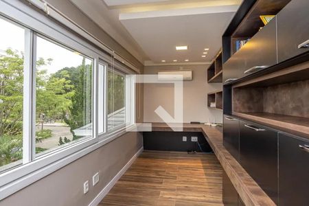 Casa de condomínio à venda com 337m², 3 quartos e 2 vagasEscritório