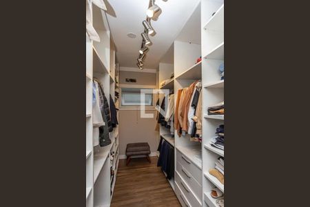 Casa de condomínio à venda com 337m², 3 quartos e 2 vagasCloset - Quarto 2