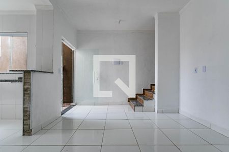 Sala de casa para alugar com 2 quartos, 100m² em Jardim Cintia, Mogi das Cruzes