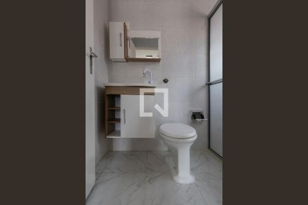 Banheiro Suíte 1 de casa para alugar com 2 quartos, 160m² em Jardim Fernandes, São Paulo