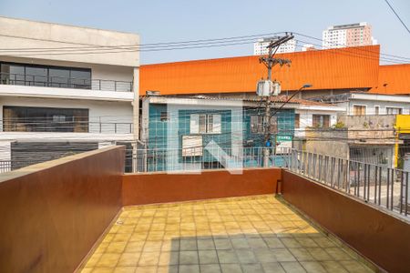 Varanda da sala  de casa para alugar com 2 quartos, 80m² em Canhema, Diadema