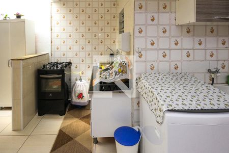 Casa à venda com 225m², 4 quartos e 2 vagas Casa à venda com 225m², 4 quartos e 2 vagasCozinha e Área de Serviço cassa 03