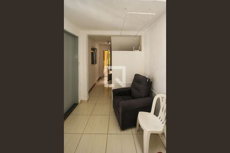 Casa à venda com 225m², 4 quartos e 2 vagas Casa à venda com 225m², 4 quartos e 2 vagasCorredor casa 03