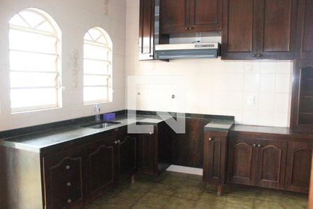 Casa à venda com 200m², 3 quartos e 3 vagasCozinha