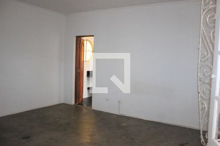 Casa à venda com 200m², 3 quartos e 3 vagasSuíte