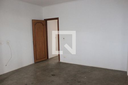 Casa à venda com 200m², 3 quartos e 3 vagasSuíte