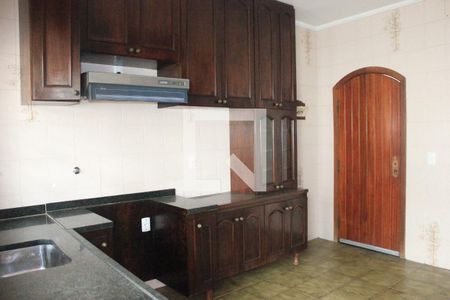 Casa à venda com 200m², 3 quartos e 3 vagasCozinha