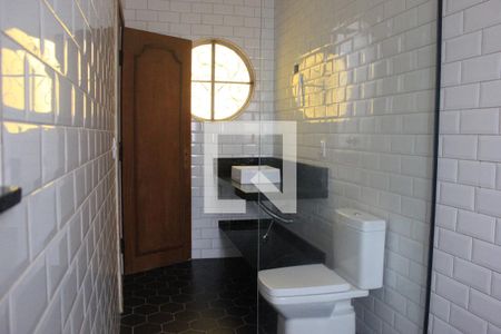 Casa à venda com 200m², 3 quartos e 3 vagasBanheiro da Suíte