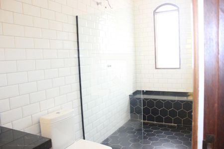 Casa à venda com 200m², 3 quartos e 3 vagasBanheiro da Suíte