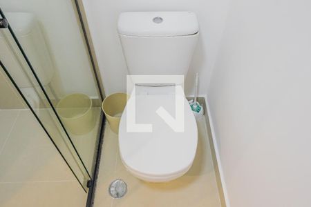 Banheiro de apartamento para alugar com 1 quarto, 28m² em Pinheiros, São Paulo