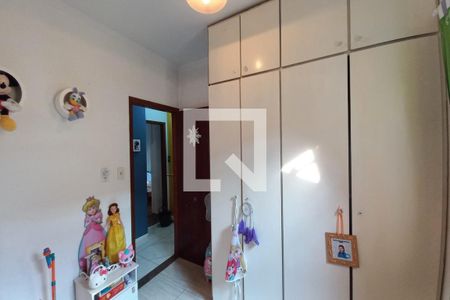 Casa à venda com 250m², 3 quartos e 4 vagas Casa à venda com 250m², 3 quartos e 4 vagasQuarto 2