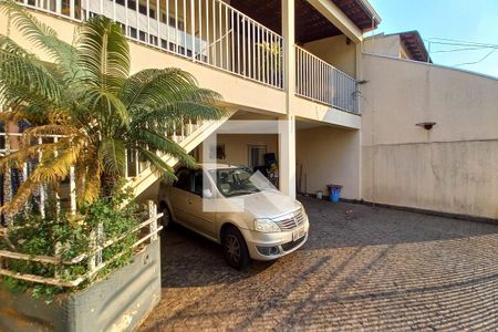 Casa à venda com 250m², 3 quartos e 4 vagas Casa à venda com 250m², 3 quartos e 4 vagasGaragem