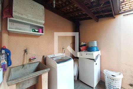 Casa à venda com 250m², 3 quartos e 4 vagas Casa à venda com 250m², 3 quartos e 4 vagasÁrea de Serviço